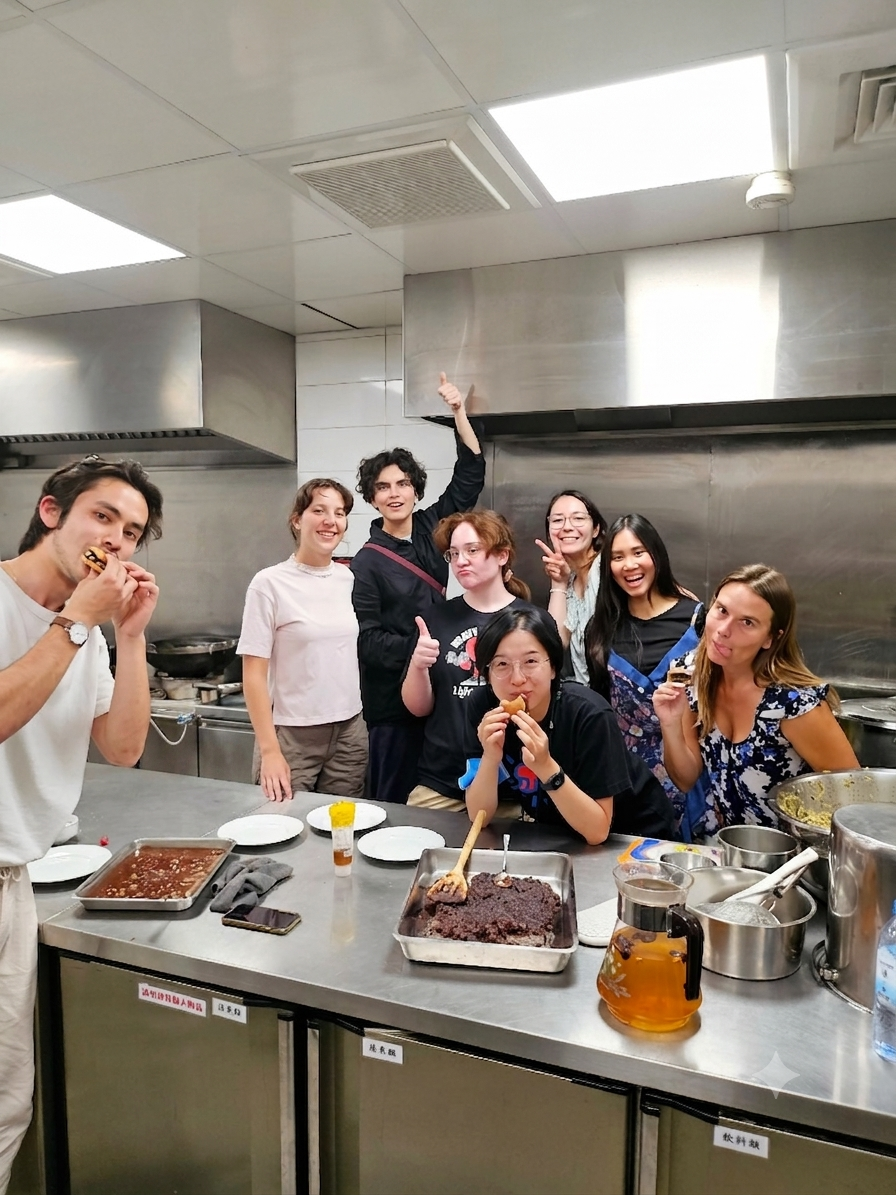 Students from Taïwan with their Dorayaki